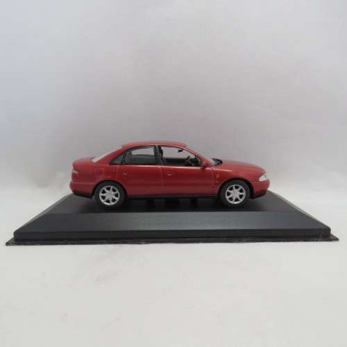 Minichamps Audi A4 die-cast model car - Scale 1/43 - Case has some damage