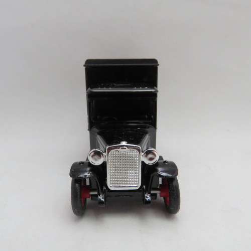 Days Gone Lledo Chevrolet van with Hythe (Kent) models die-cast car in box