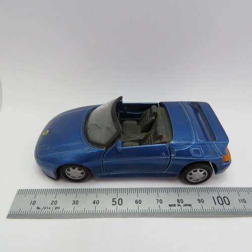 Maisto Lotus Elan model car - Scale 1/36
