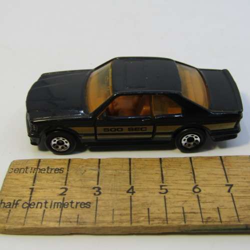 Matchbox Mercedes-Benz 500 SEC toy car - opening doors - scale 1/64