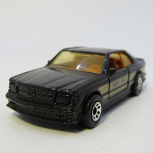Matchbox Mercedes-Benz 500 SEC toy car - opening doors - scale 1/64