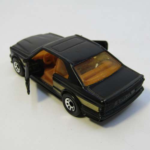 Matchbox Mercedes-Benz 500 SEC toy car - opening doors - scale 1/64