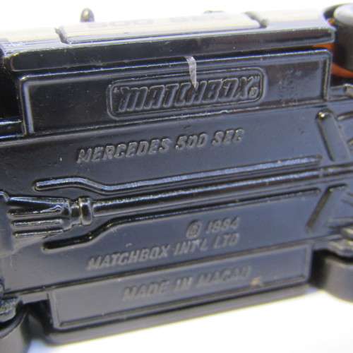Matchbox Mercedes-Benz 500 SEC toy car - opening doors - scale 1/64