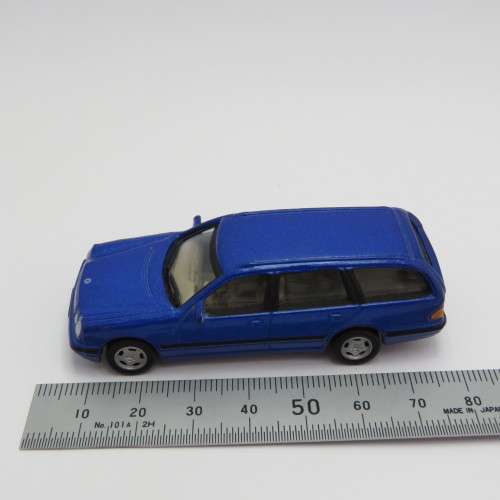 Hongwell Mercedes-Benz 300 T model car - Scale 1/72