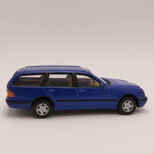 Hongwell Mercedes-Benz 300 T model car - Scale 1/72