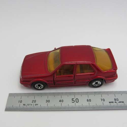 Matchbox SAAB 9000 Turbo toy car - Opening doors - Scale 1/60