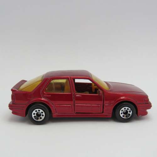 Matchbox SAAB 9000 Turbo toy car - Opening doors - Scale 1/60
