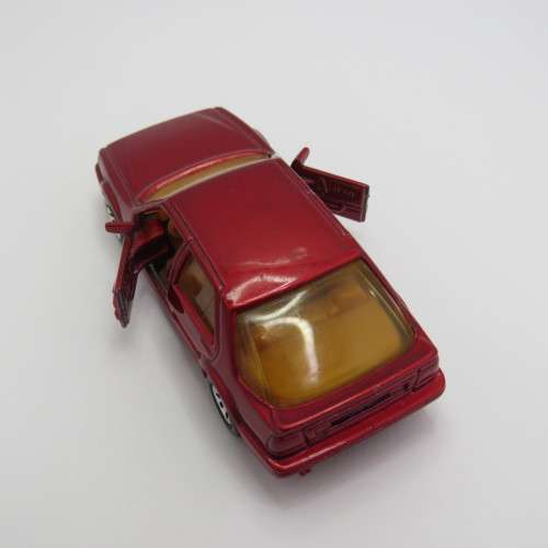 Matchbox SAAB 9000 Turbo toy car - Opening doors - Scale 1/60