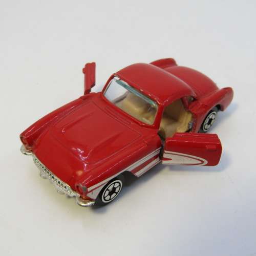 Yatming #1079 - 1957 Chevrolet Corvette toy car - opening doors