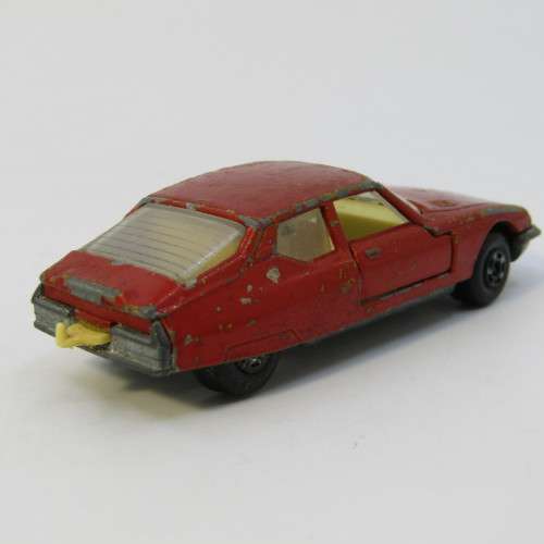 Matchbox Superfast No. 51 Citroen SM toy car - opening doors