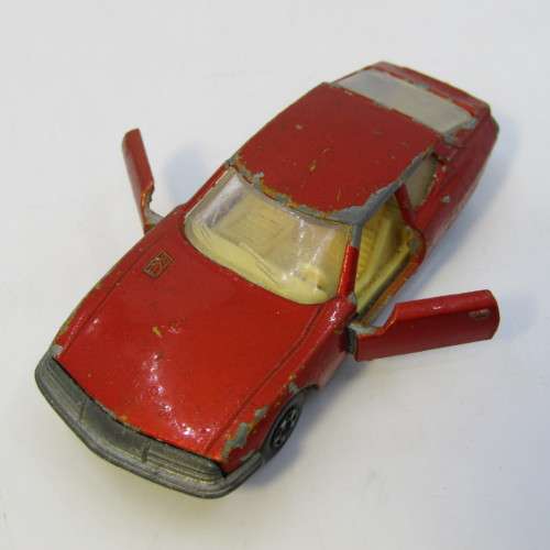 Matchbox Superfast No. 51 Citroen SM toy car - opening doors