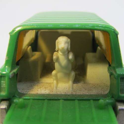 Majorette #236 Jeep Cherokee toy car - scale 1/64 - opening rear