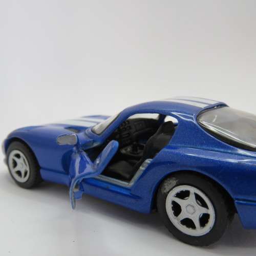 Maisto Dodge Viper GTS model car - Scale 1/39