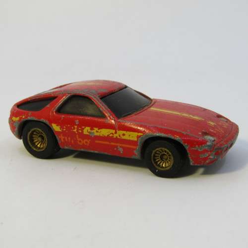 1983 Hot Wheels Real Riders Porsche 928 toy car with Gold wheels
