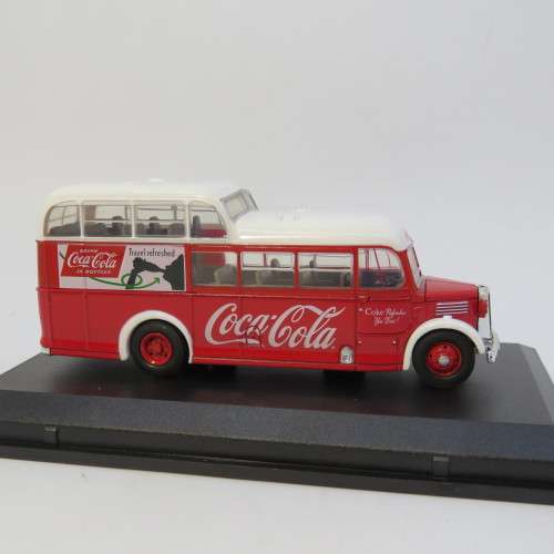 Oxford Coca-Cola Commer Commando die-cast model in case - Scale 1/76