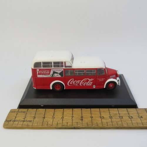 Oxford Coca-Cola Commer Commando die-cast model in case - Scale 1/76