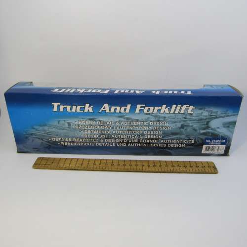Teama Checkers Scania  delivery truck and forklift - scale 1/48