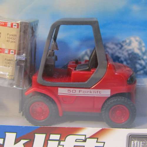 Teama Checkers Scania  delivery truck and forklift - scale 1/48
