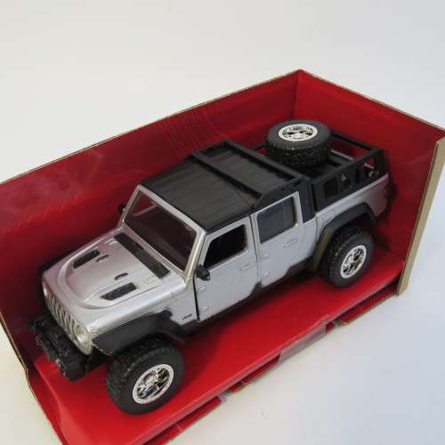 Jada Fast and Furious 2020 Jeep Gladiator model car in box - Scale 1/32