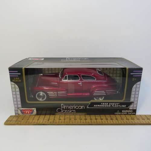 MotorMax 1948 Chevrolet Aerosedan Fleetline model car in box - Scale 1/24