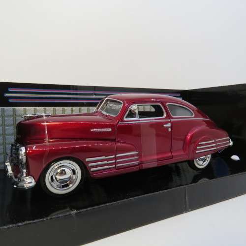 MotorMax 1948 Chevrolet Aerosedan Fleetline model car in box - Scale 1/24