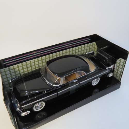 MotorMax 1955 Chrysler C300 model car in box - Scale 1/24