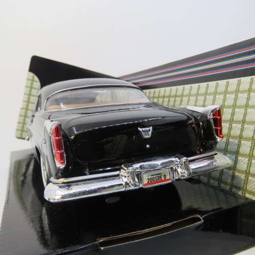 MotorMax 1955 Chrysler C300 model car in box - Scale 1/24