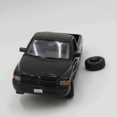 Maisto Dodge RAM truck model - Rear wheel broken - Scale 1/26