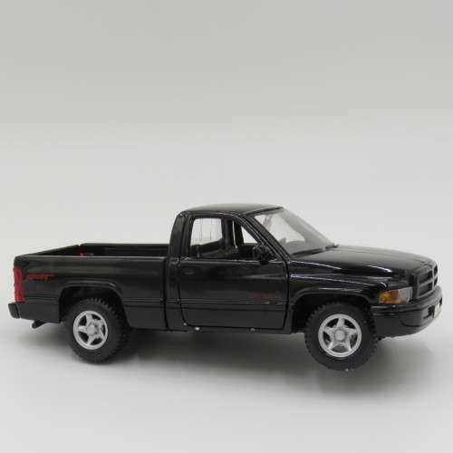 Maisto Dodge RAM truck model - Rear wheel broken - Scale 1/26
