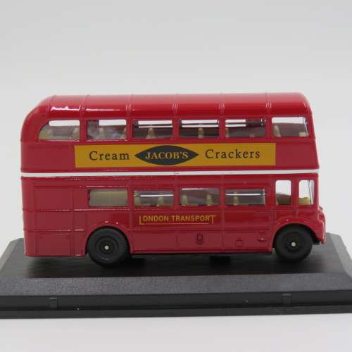 Oxford London Bus `Typhoo tea` die-cast model in case