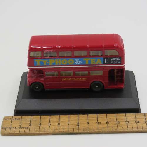 Oxford London Bus `Typhoo tea` die-cast model in case