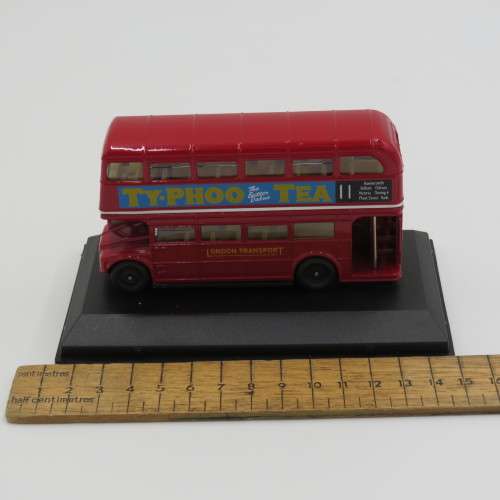 Oxford London Bus `Typhoo tea` die-cast model in case