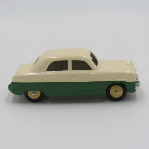 Dinky Toys #162 Ford Zephyr Saloon die-cast car - Box damaged - DeAgostini