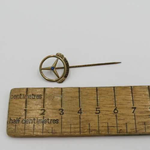 8kt Gold Mercedes-Benz 1000000 Km stick pin - Weighs 1,8 grams