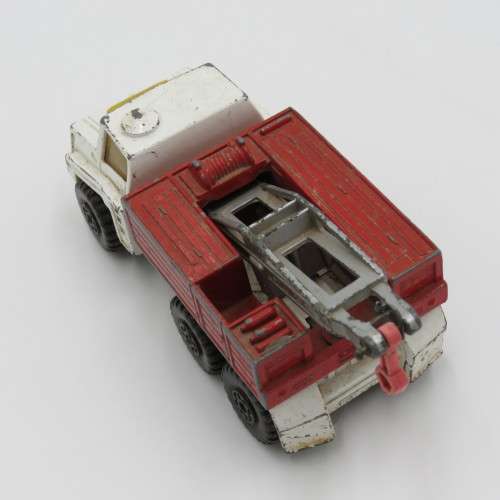 Matchbox Battle Kings K-110 Recovery vehicle - Tow hook broken