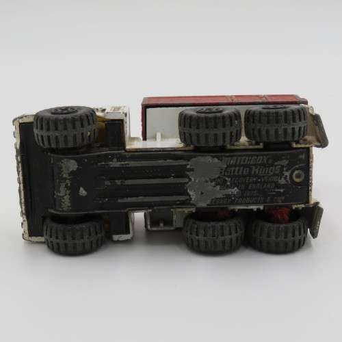 Matchbox Battle Kings K-110 Recovery vehicle - Tow hook broken