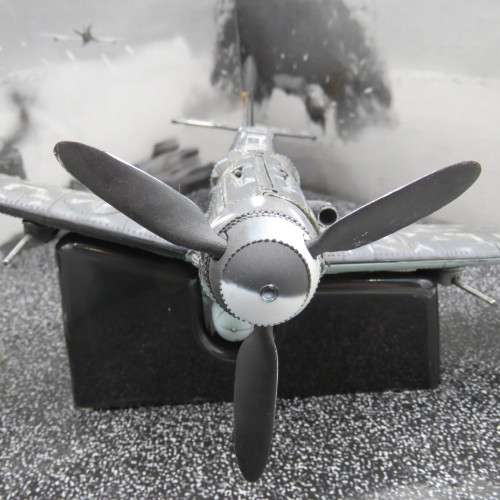 Unimax Forces of Valor German BF 109 G-6 Red 29 die-cast model plane in box - Scale 1/32