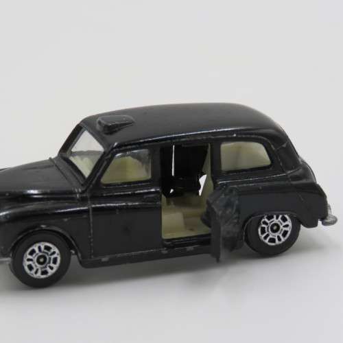 Corgi London Taxi toy car - Opening doors
