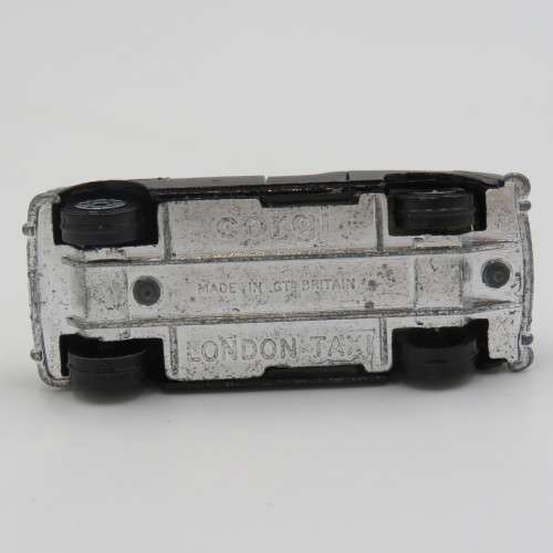Corgi London Taxi toy car - Opening doors