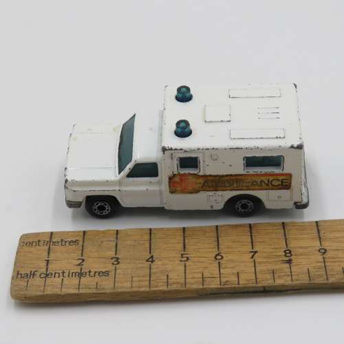 Matchbox Superfast #41 Ambulance toy car - No rear door