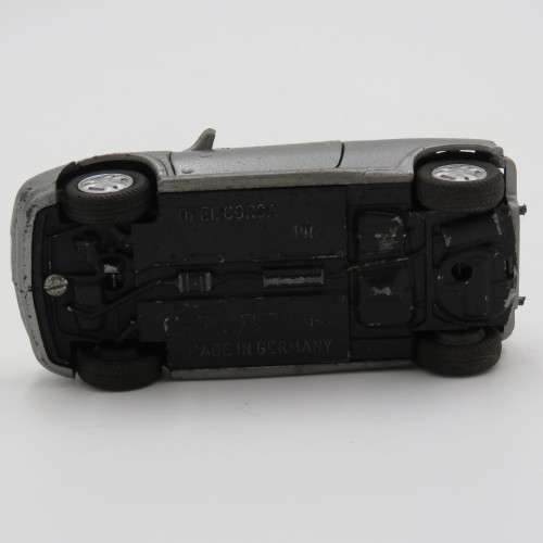 Gama #1005 Opel Corsa model car with accident damage