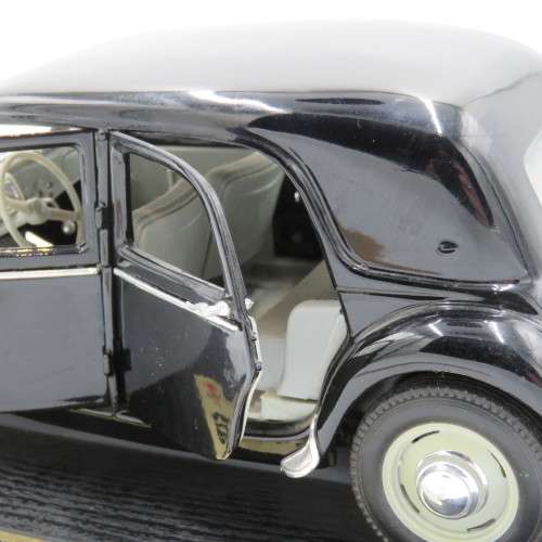 Maisto 1952 Citroen 15 CV 6 Cylinder model car - Scale 1/18