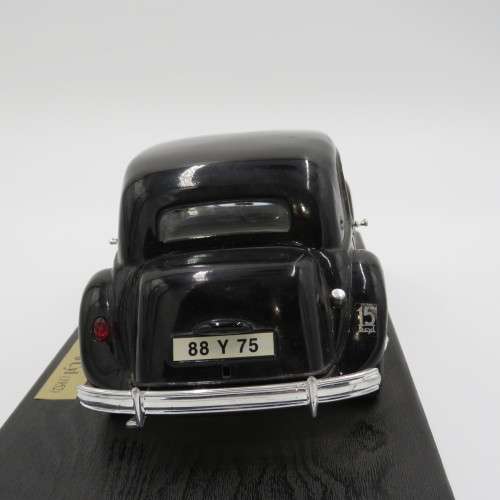 Maisto 1952 Citroen 15 CV 6 Cylinder model car - Scale 1/18