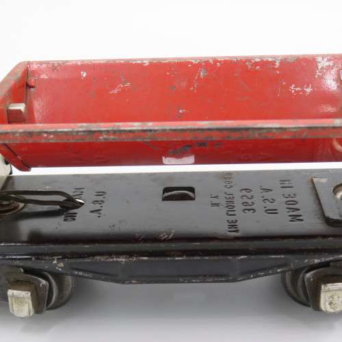 Vintage Lionel #3659 Operating Coal dump car - O-gauge