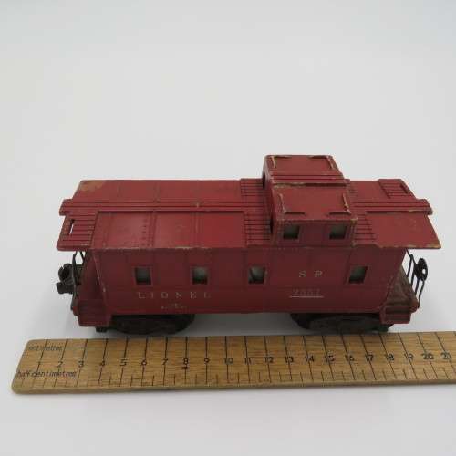 Vintage Lionel #6357 SP type 2357 Caboose - O-gauge - Some pieces missing