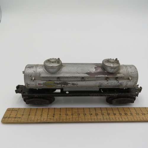 Vintage Lionel #6465 Sunoco tanker 2 dome car - O-gauge