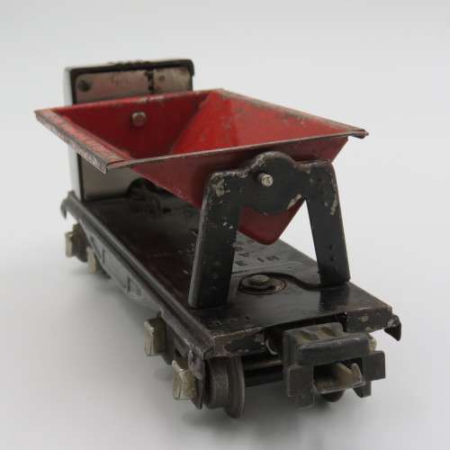 Vintage Lionel #3659 Operating coal dump car - O-gauge