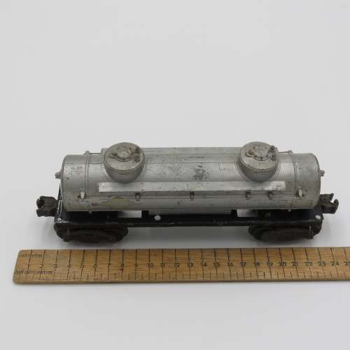 Vintage Lionel #6465 Sunoco tanker 2 dome car - O-Gauge