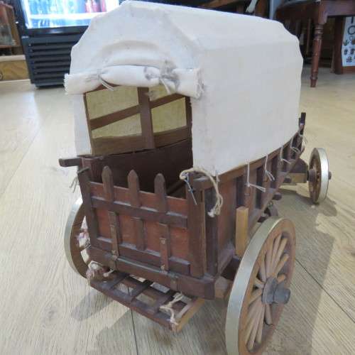 Miniature wooden Ox-wagon model - Front wheel to back wheel 45 cm - Back wheel to back wheel 23 cm