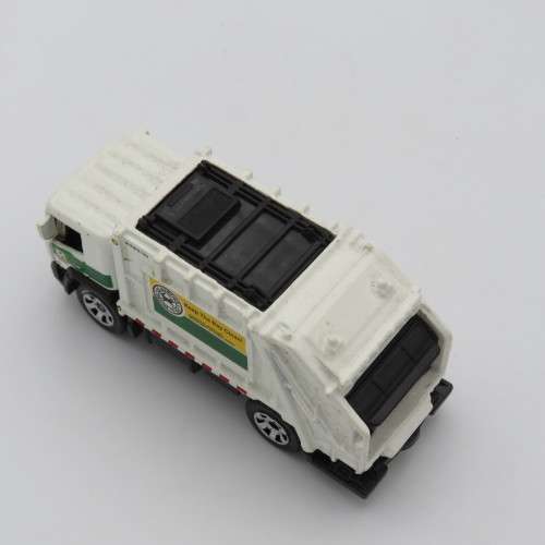 Matchbox 2008 Garbage truck toy car